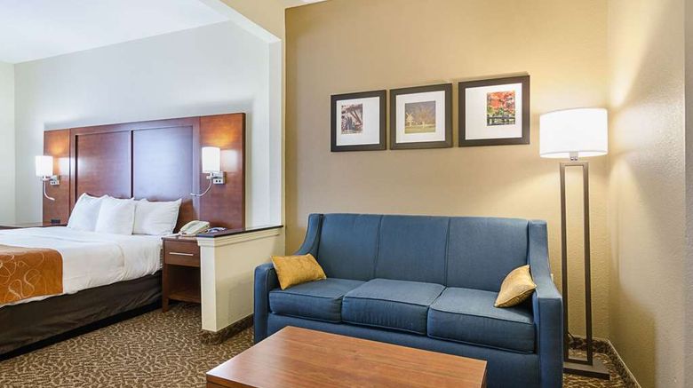 <b>Quality Suites Springdale Suite</b>. Images powered by <a href="https://iceportal.shijigroup.com/" title="IcePortal" target="_blank">IcePortal</a>.