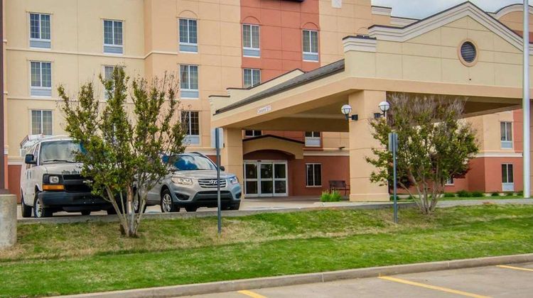 Sleep Inn & Suites Exterior
