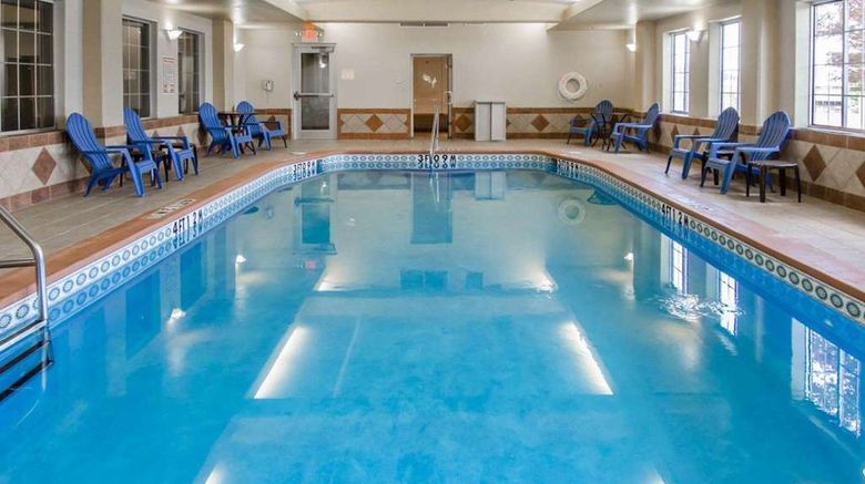 <b>Sleep Inn & Suites Pool</b>. Images powered by <a href="https://iceportal.shijigroup.com/" title="IcePortal" target="_blank">IcePortal</a>.