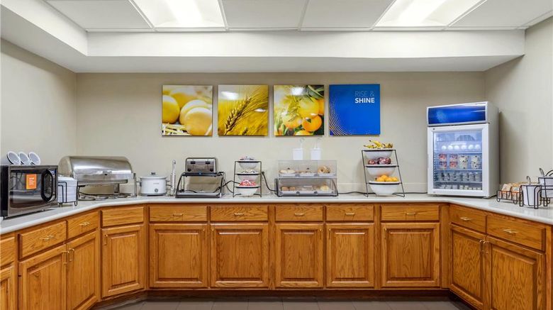 <b>Comfort Inn and Suites Little Rock Airport Restaurant</b>. Images powered by <a href="https://iceportal.shijigroup.com/" title="IcePortal" target="_blank">IcePortal</a>.