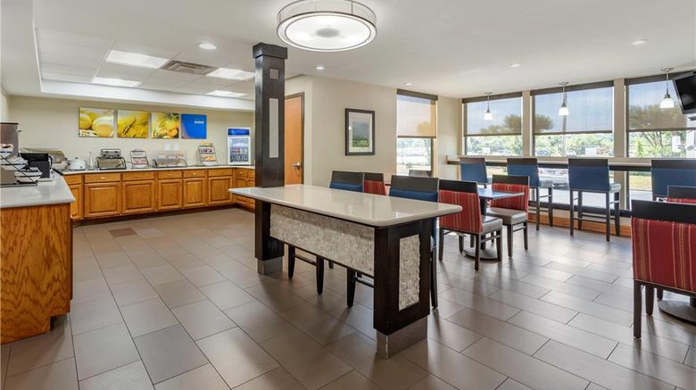 <b>Comfort Inn and Suites Little Rock Airport Restaurant</b>. Images powered by <a href="https://iceportal.shijigroup.com/" title="IcePortal" target="_blank">IcePortal</a>.