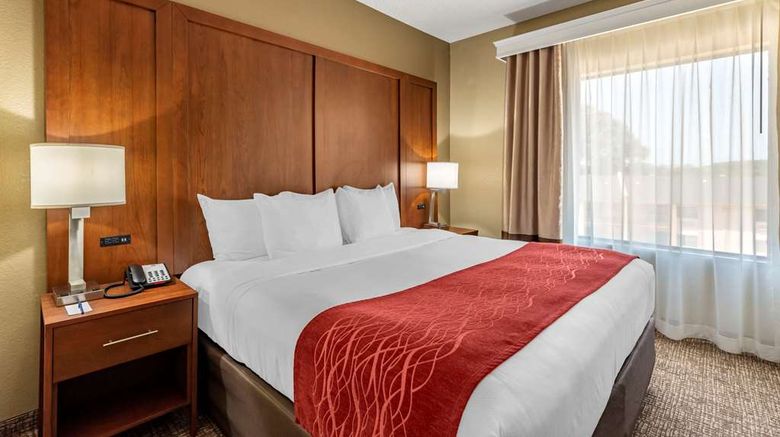 <b>Comfort Inn and Suites El Dorado Suite</b>. Images powered by <a href="https://iceportal.shijigroup.com/" title="IcePortal" target="_blank">IcePortal</a>.