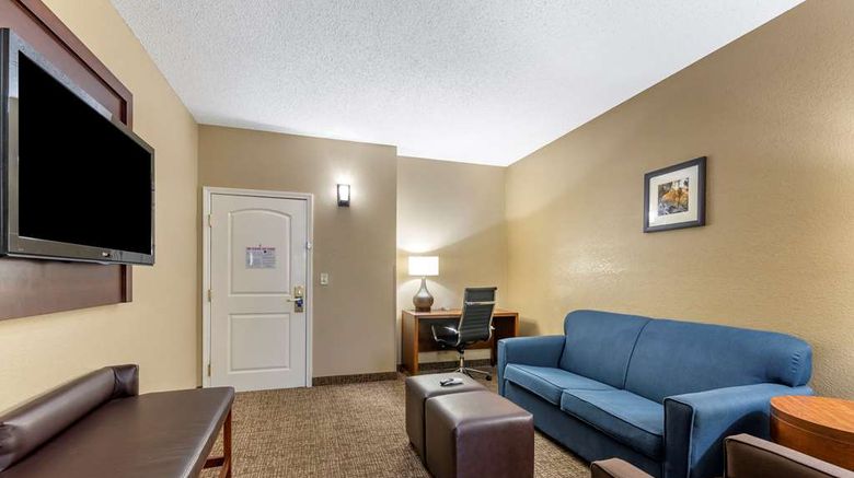 <b>Comfort Inn and Suites El Dorado Suite</b>. Images powered by <a href="https://iceportal.shijigroup.com/" title="IcePortal" target="_blank">IcePortal</a>.