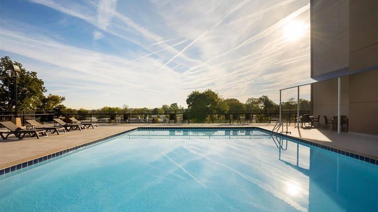Comfort Inn & Suites Presidential Pool