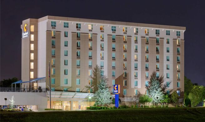 Comfort Inn & Suites Presidential Exterior