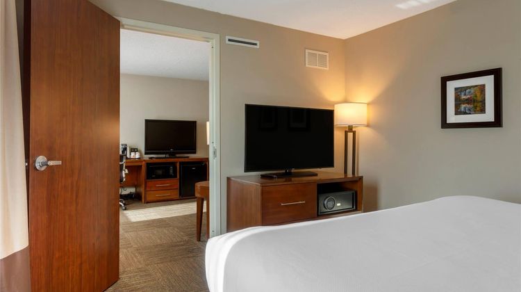 Comfort Inn & Suites Presidential Suite