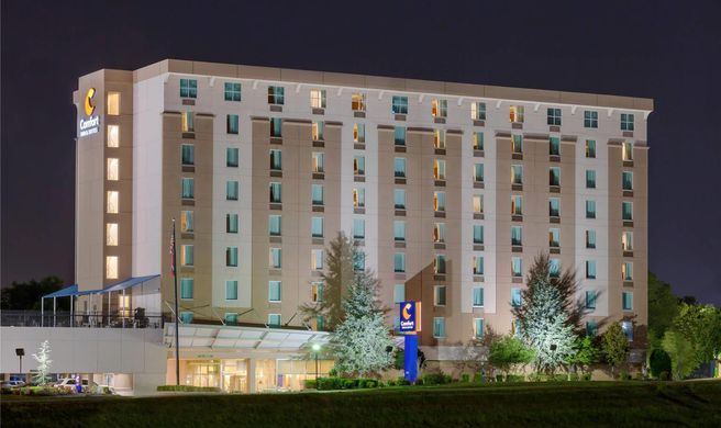 Comfort Inn & Suites Presidential Exterior