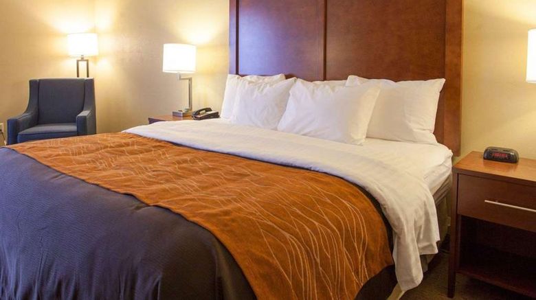 <b>Quality Inn & Suites 1-40 East Room</b>. Images powered by <a href="https://iceportal.shijigroup.com/" title="IcePortal" target="_blank">IcePortal</a>.