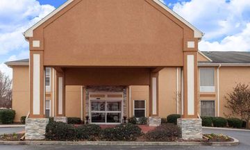 Quality Inn & Suites 1-40 East