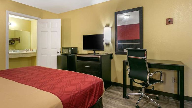 <b>Econo Lodge Room</b>. Images powered by <a href="https://iceportal.shijigroup.com/" title="IcePortal" target="_blank">IcePortal</a>.