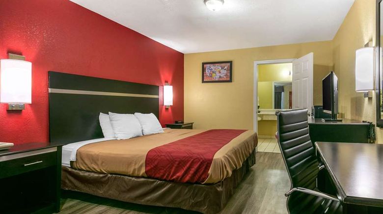 <b>Econo Lodge Room</b>. Images powered by <a href="https://iceportal.shijigroup.com/" title="IcePortal" target="_blank">IcePortal</a>.