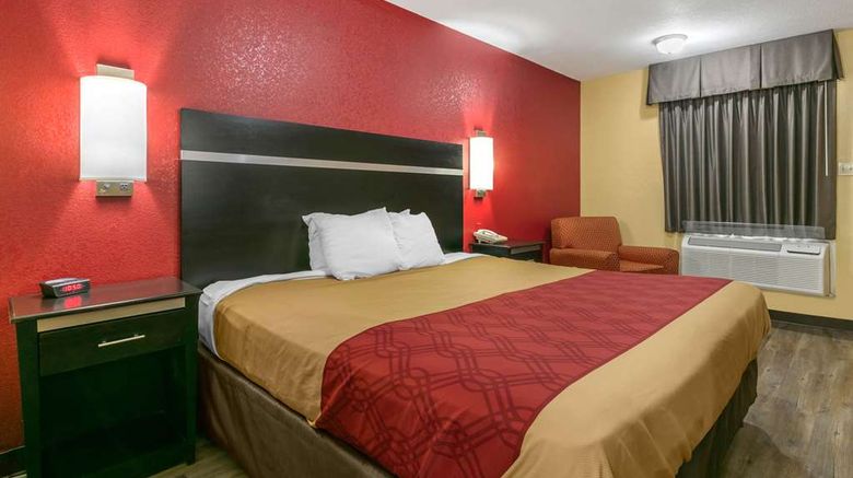 <b>Econo Lodge Room</b>. Images powered by <a href="https://iceportal.shijigroup.com/" title="IcePortal" target="_blank">IcePortal</a>.