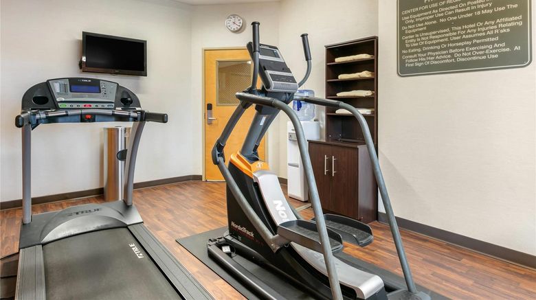 <b>Comfort Suites, Batesville Health</b>. Images powered by <a href="https://iceportal.shijigroup.com/" title="IcePortal" target="_blank">IcePortal</a>.