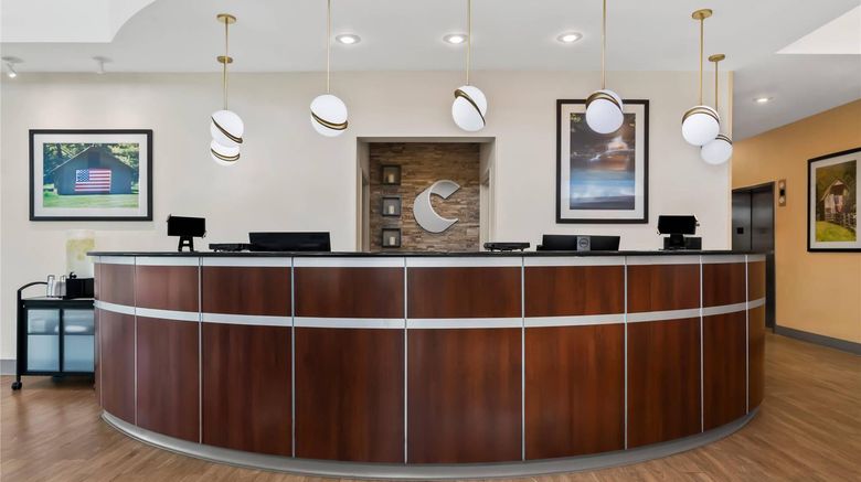 <b>Comfort Suites Lobby</b>. Images powered by <a href="https://iceportal.shijigroup.com/" title="IcePortal" target="_blank">IcePortal</a>.