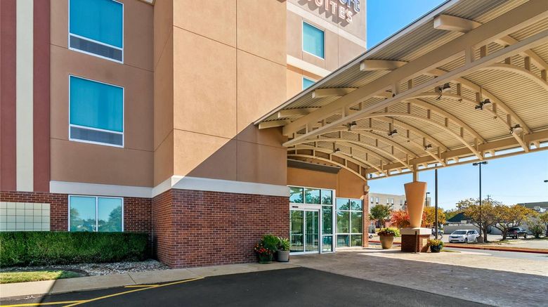 Comfort Suites Exterior. Images powered by <a href="https://iceportal.shijigroup.com" target="_blank" rel="noopener">Ice Portal</a>.