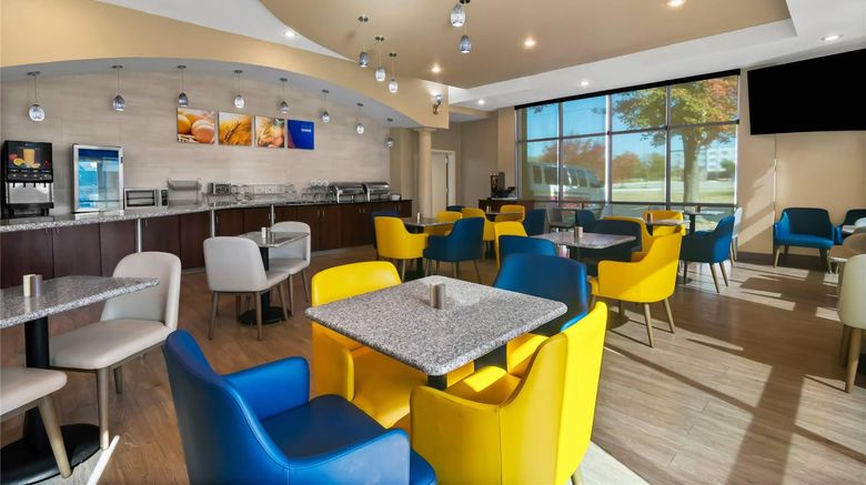 <b>Comfort Suites Restaurant</b>. Images powered by <a href="https://iceportal.shijigroup.com/" title="IcePortal" target="_blank">IcePortal</a>.