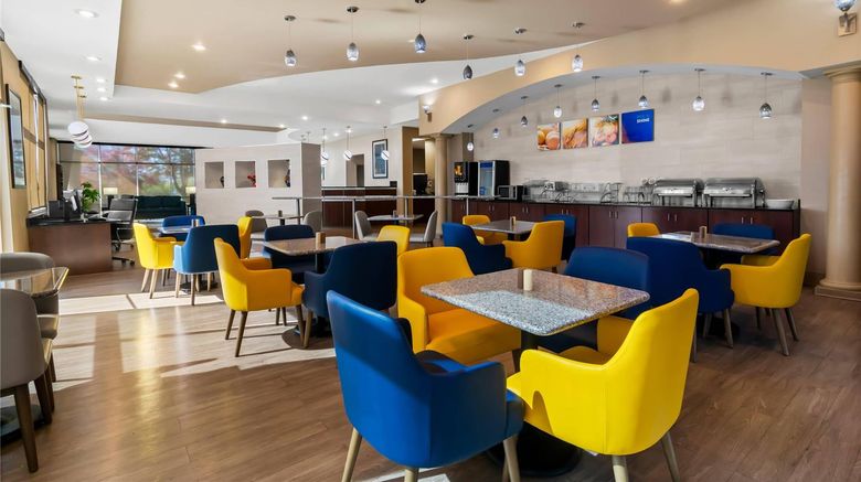 <b>Comfort Suites Restaurant</b>. Images powered by <a href="https://iceportal.shijigroup.com/" title="IcePortal" target="_blank">IcePortal</a>.