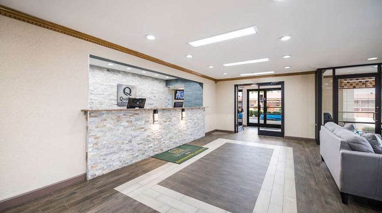 Quality Inn Jacksonville Lobby