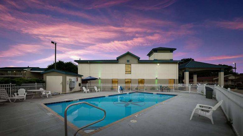 <b>Quality Inn Jacksonville Pool</b>. Images powered by <a href="https://iceportal.shijigroup.com/" title="IcePortal" target="_blank">IcePortal</a>.
