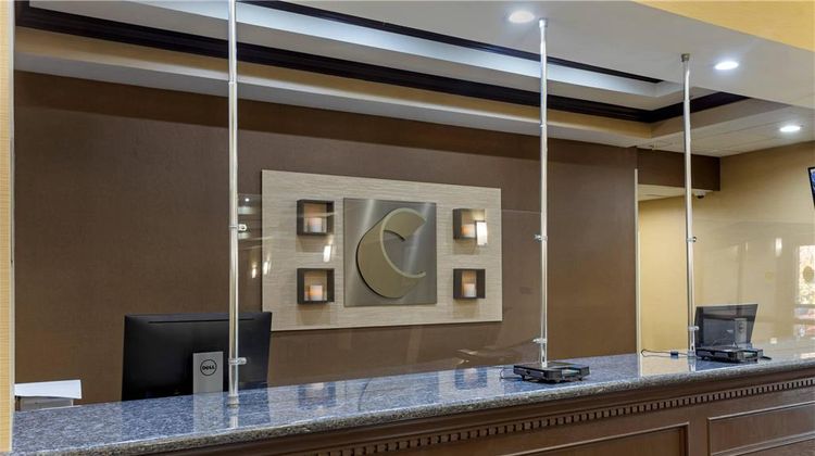Comfort Inn & Suites Lobby