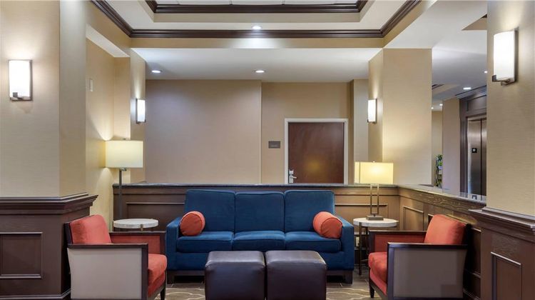 Comfort Inn & Suites Lobby