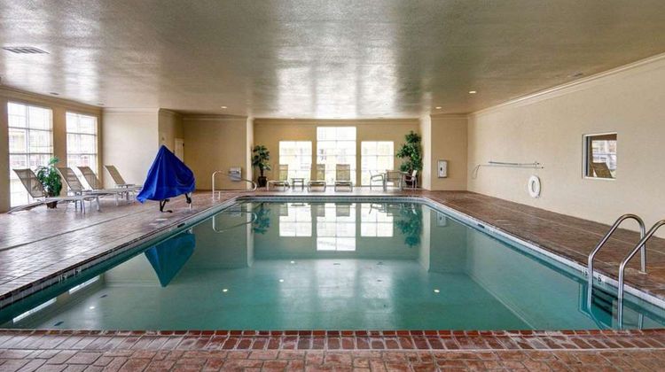Comfort Suites Pool