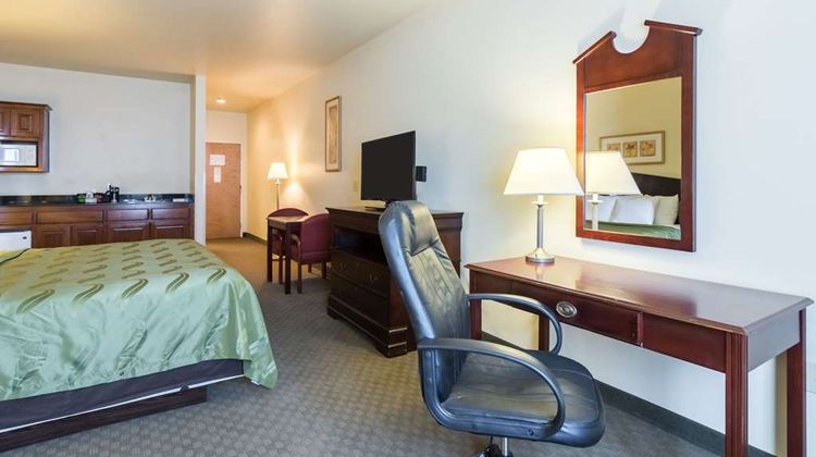 Quality Inn and Suites Alma I-40 Suite
