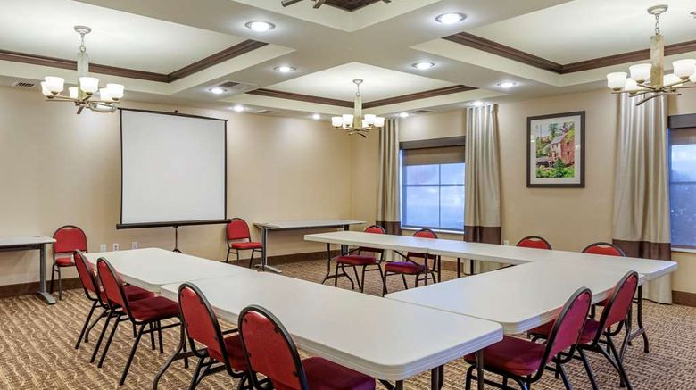 <b>Comfort Inn & Suites Meeting</b>. Images powered by <a href="https://iceportal.shijigroup.com/" title="IcePortal" target="_blank">IcePortal</a>.