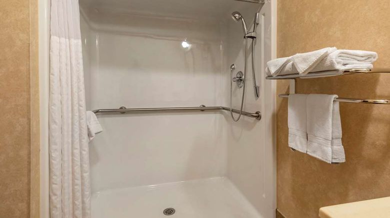 <b>Comfort Inn & Suites Room</b>. Images powered by <a href="https://iceportal.shijigroup.com/" title="IcePortal" target="_blank">IcePortal</a>.