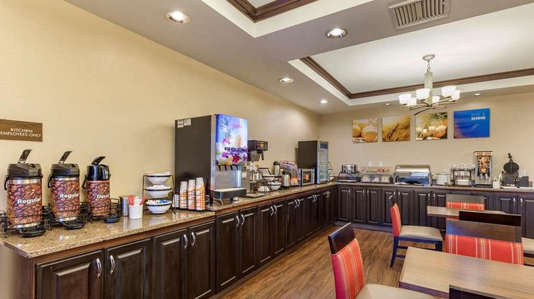 <b>Comfort Inn & Suites Restaurant</b>. Images powered by <a href="https://iceportal.shijigroup.com/" title="IcePortal" target="_blank">IcePortal</a>.