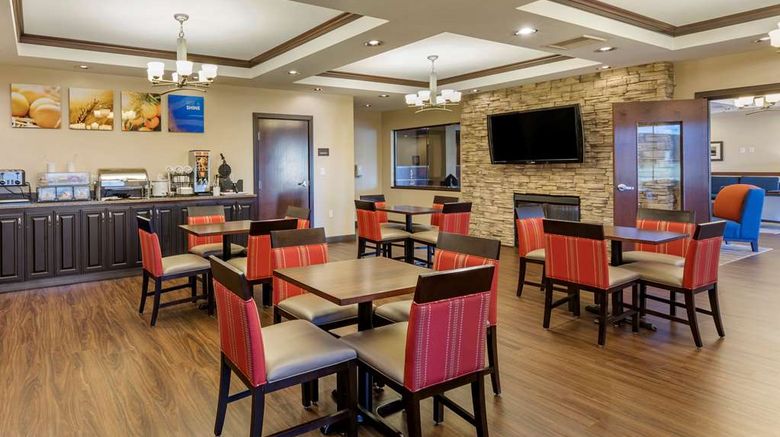 <b>Comfort Inn & Suites Restaurant</b>. Images powered by <a href="https://iceportal.shijigroup.com/" title="IcePortal" target="_blank">IcePortal</a>.