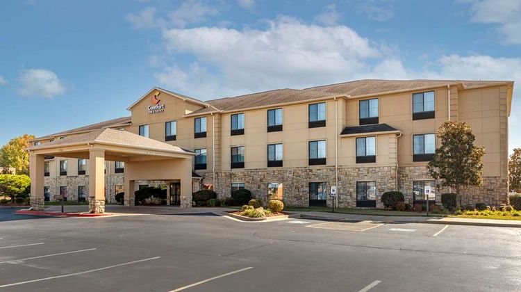 Comfort Inn & Suites Exterior