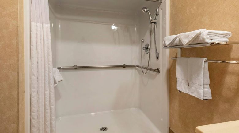 <b>Comfort Inn & Suites Room</b>. Images powered by <a href="https://iceportal.shijigroup.com/" title="IcePortal" target="_blank">IcePortal</a>.