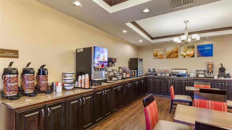 <b>Comfort Inn & Suites Restaurant</b>. Images powered by <a href="https://iceportal.shijigroup.com/" title="IcePortal" target="_blank">IcePortal</a>.