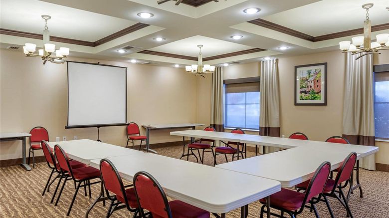 <b>Comfort Inn & Suites Meeting</b>. Images powered by <a href="https://iceportal.shijigroup.com/" title="IcePortal" target="_blank">IcePortal</a>.
