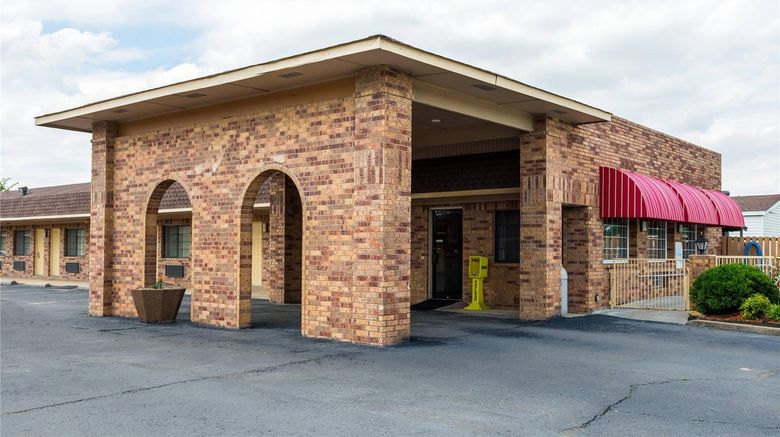 <b>Econo Lodge and Suites Brinkley Exterior</b>. Images powered by <a href="https://iceportal.shijigroup.com/" title="IcePortal" target="_blank">IcePortal</a>.