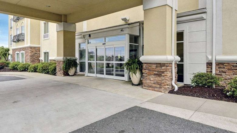 Comfort Suites Exterior. Images powered by <a href="https://iceportal.shijigroup.com" target="_blank" rel="noopener">Ice Portal</a>.