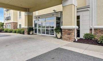 Comfort Suites