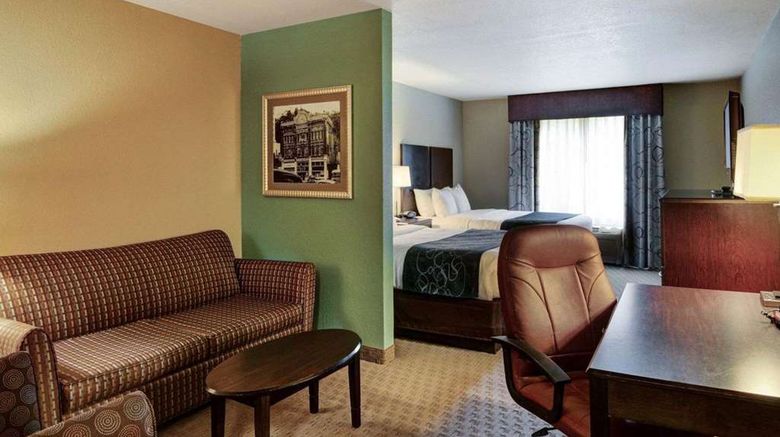 <b>Comfort Suites Suite</b>. Images powered by <a href="https://iceportal.shijigroup.com/" title="IcePortal" target="_blank">IcePortal</a>.