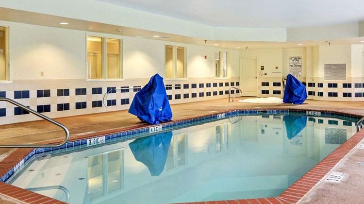 Comfort Suites Pool