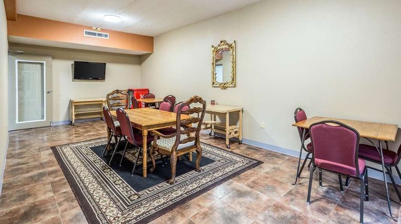 <b>Quality Inn Heber Springs Meeting</b>. Images powered by <a href="https://iceportal.shijigroup.com/" title="IcePortal" target="_blank">IcePortal</a>.