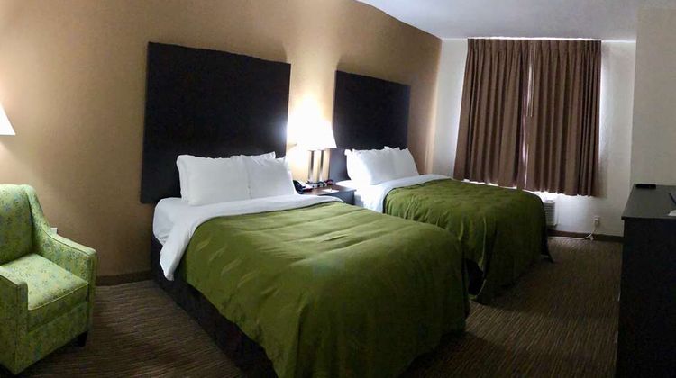 Quality Inn & Suites Paragould Room