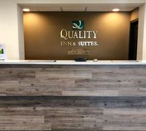 Quality Inn & Suites Paragould Lobby