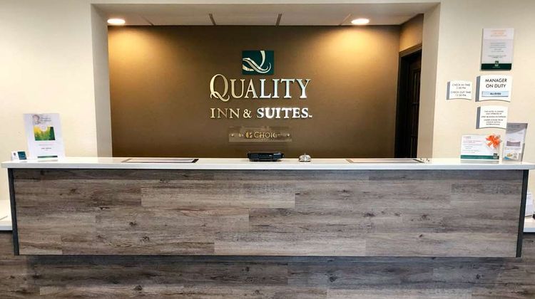 Quality Inn & Suites Paragould Lobby