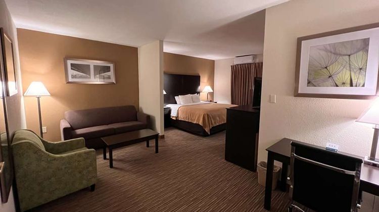 Quality Inn & Suites Paragould Suite