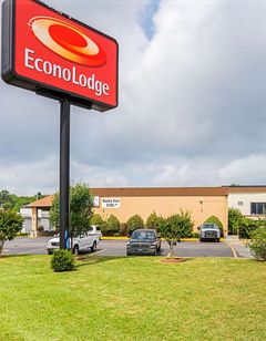 Econo Lodge near Little Rock Air Force