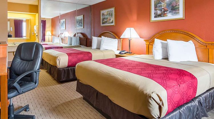 Econo Lodge near Little Rock Air Force Room