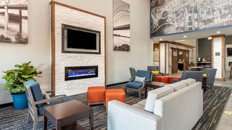 <b>Comfort Suites West Memphis Lobby</b>. Images powered by <a href="https://iceportal.shijigroup.com/" title="IcePortal" target="_blank">IcePortal</a>.