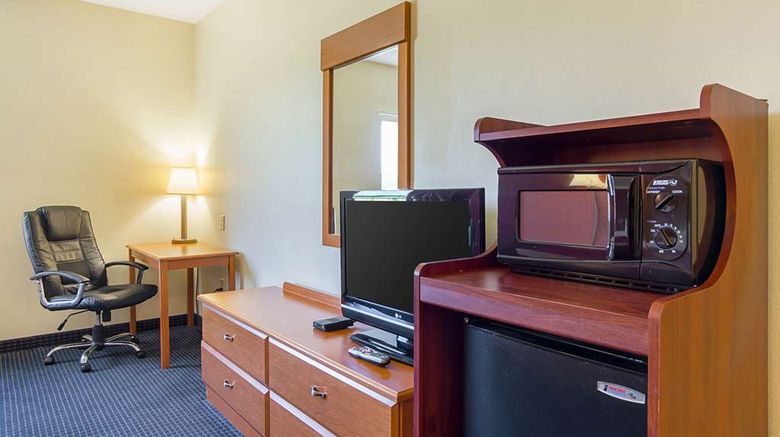 <b>Econo Lodge Inn & Suites Room</b>. Images powered by <a href="https://iceportal.shijigroup.com/" title="IcePortal" target="_blank">IcePortal</a>.