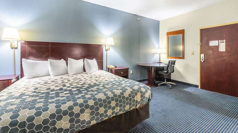 <b>Econo Lodge Inn & Suites Suite</b>. Images powered by <a href="https://iceportal.shijigroup.com/" title="IcePortal" target="_blank">IcePortal</a>.